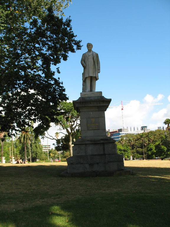 012 - Albert Park - Sir George Grey statue