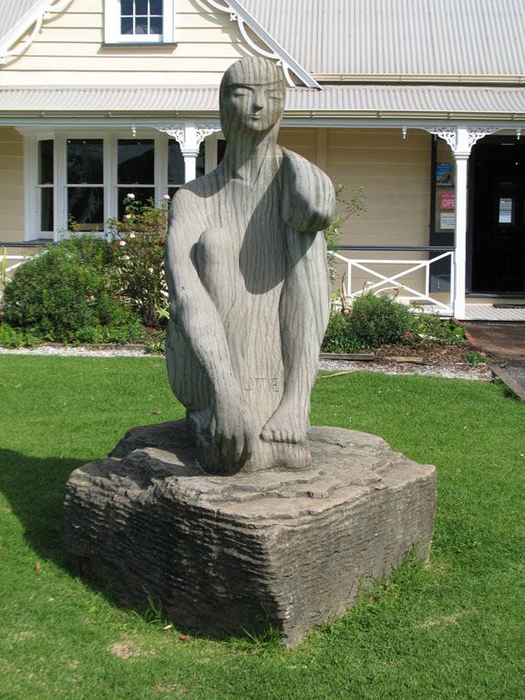 062 - Statue du musée de Whangarei