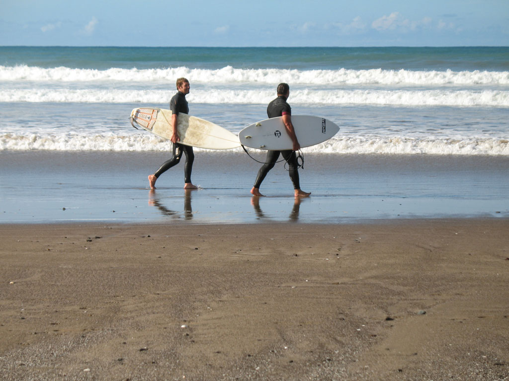 077 - Le duo de surfeurs